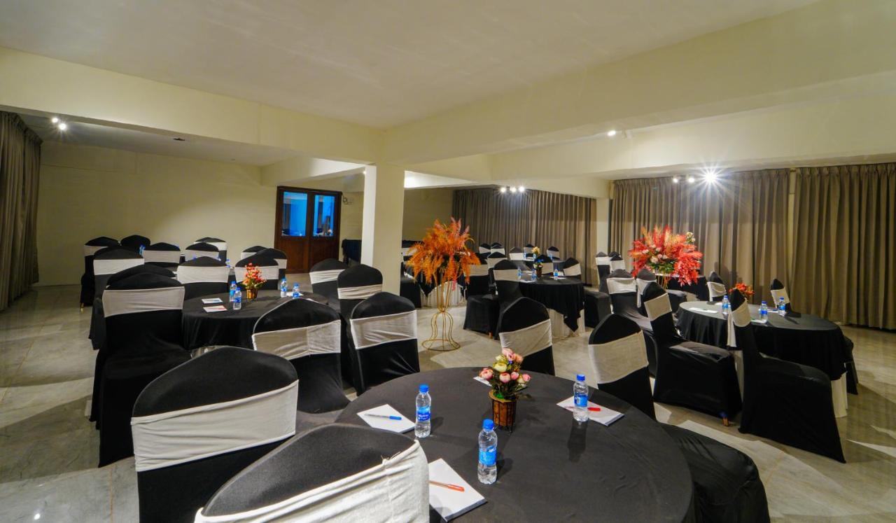 Hotel Woodcrest Zirakpur - Best Family Hotel By - A Unit Of Sidham Group Eksteriør billede