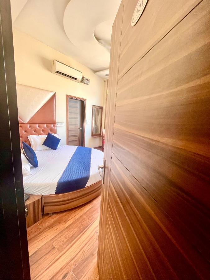 Hotel Woodcrest Zirakpur - Best Family Hotel By - A Unit Of Sidham Group Eksteriør billede