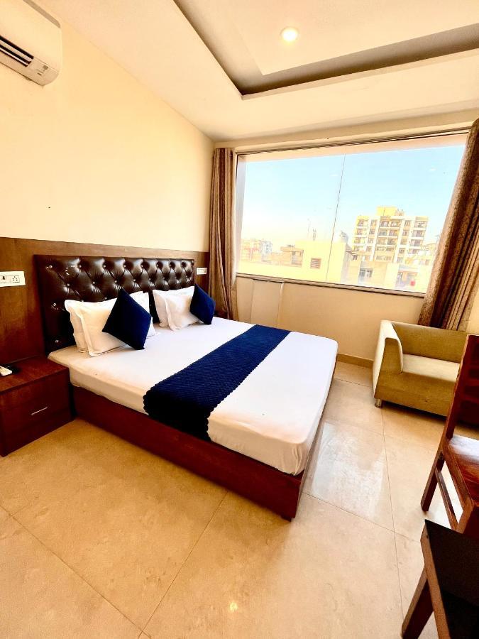 Hotel Woodcrest Zirakpur - Best Family Hotel By - A Unit Of Sidham Group Eksteriør billede