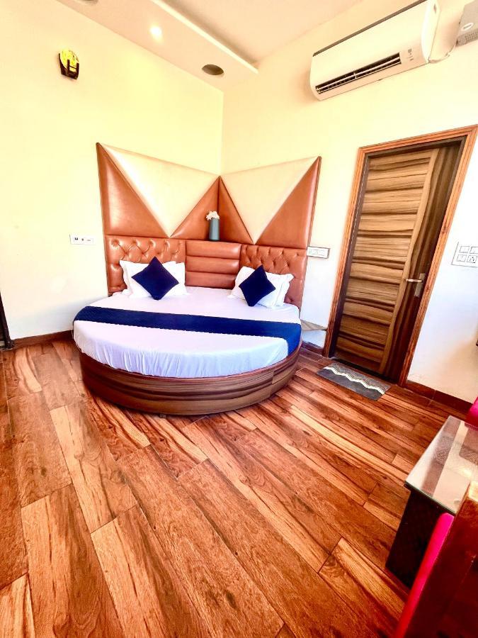 Hotel Woodcrest Zirakpur - Best Family Hotel By - A Unit Of Sidham Group Eksteriør billede