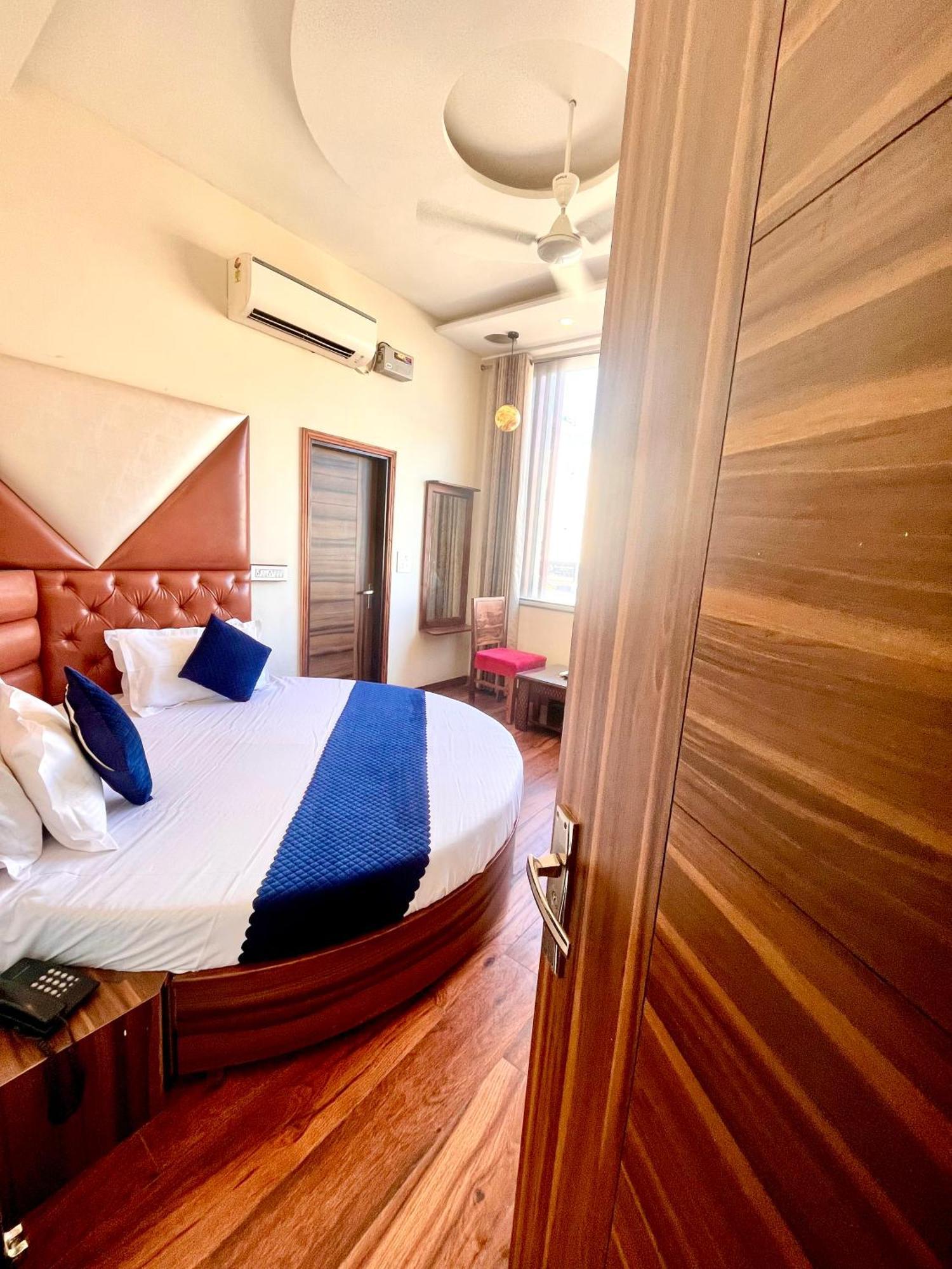 Hotel Woodcrest Zirakpur - Best Family Hotel By - A Unit Of Sidham Group Eksteriør billede