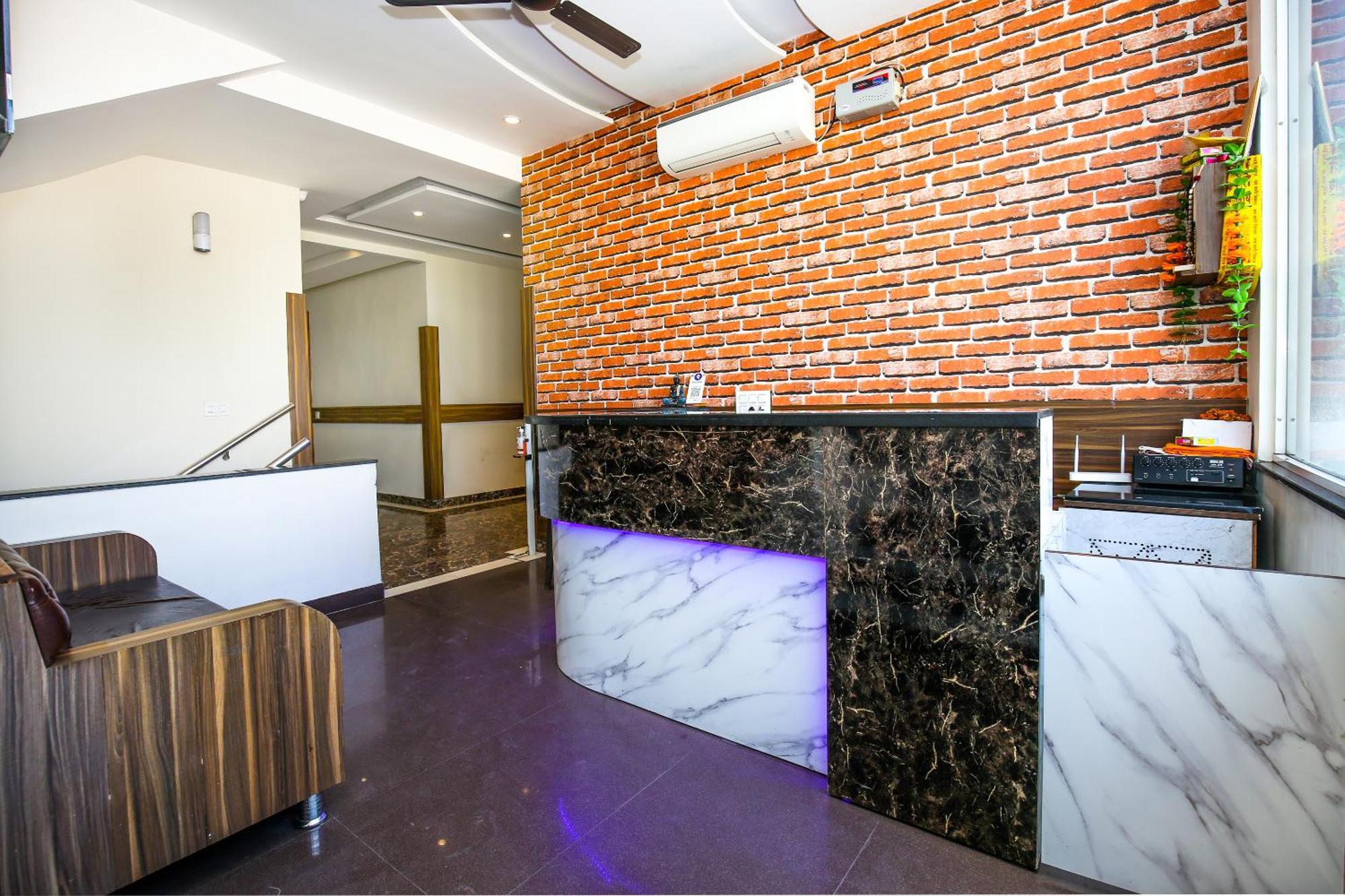 Hotel Woodcrest Zirakpur - Best Family Hotel By - A Unit Of Sidham Group Eksteriør billede
